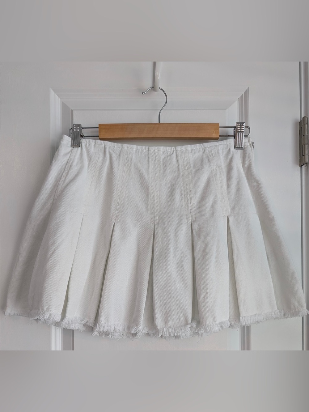 Sea New York Women’s Jamie Frayed Pleated Denim Mini Skirt White Size 2